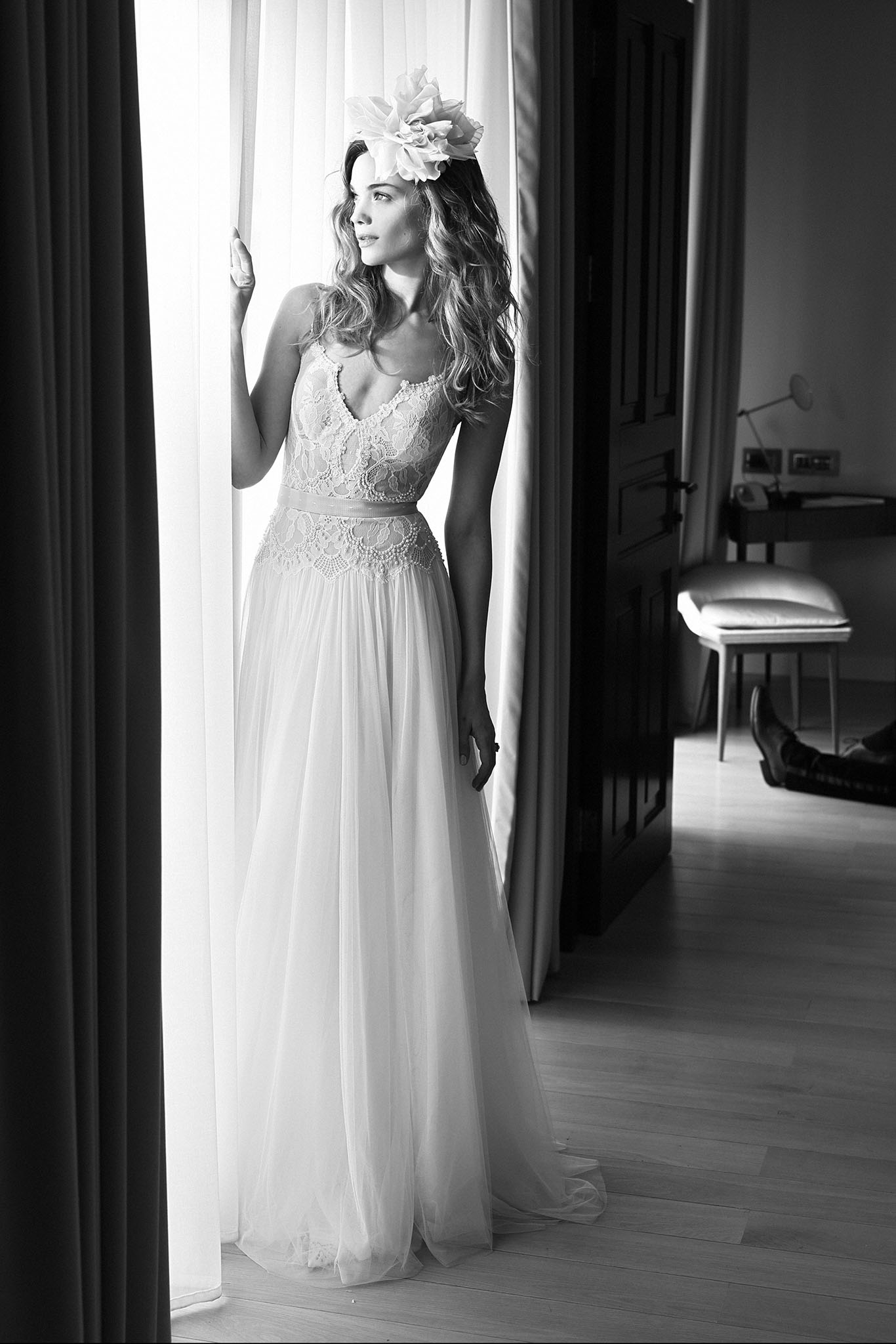 Triangle Spaghetti Strap Wedding Dress