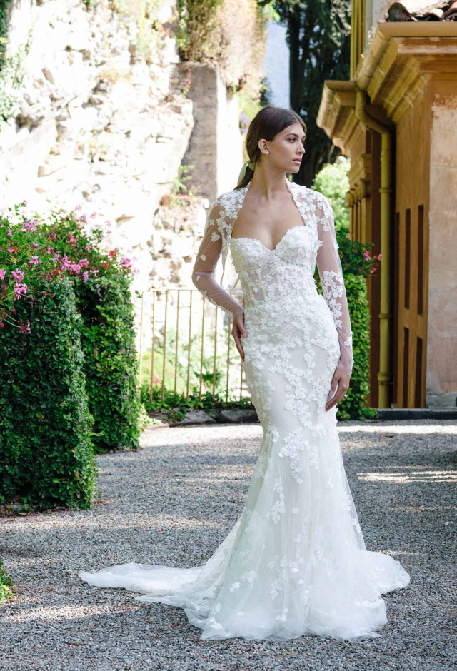 monique lhuillier wedding gowns price