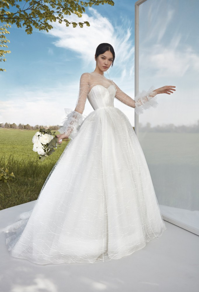 What will she wear? Celebrity stylists weigh in on Rajwa Al-Saif's wedding  gown | Arab News