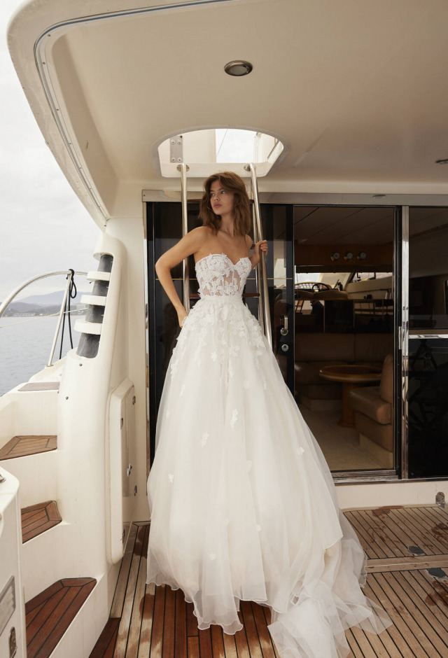 MISHELL, Fit & flare wedding dress, bateau neckline